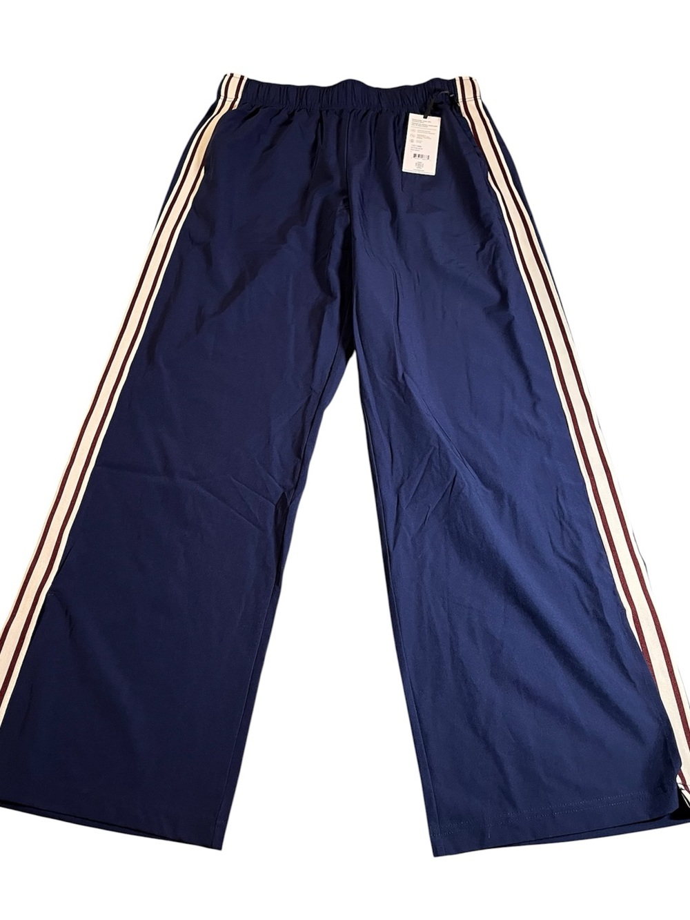 Mondetta Navy Sweatpants with White and Burgundy Side Stripes
Large
New with tag
